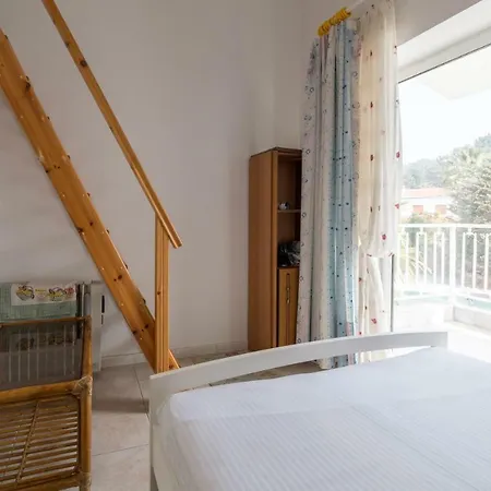 Bianco Holiday